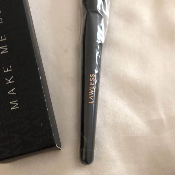 Lawless Make Me Blush Blush Brush Vegan & Cruelty Free Full Size NIB - Picture 8 of 12